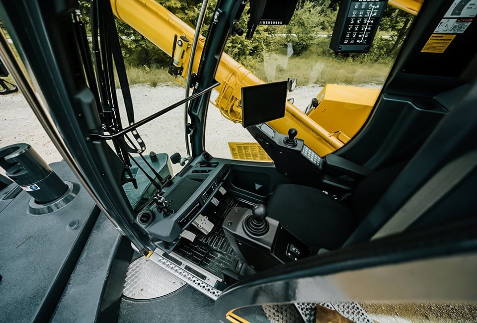 Specialized Cabin Repair Tools for Construction Vehicles